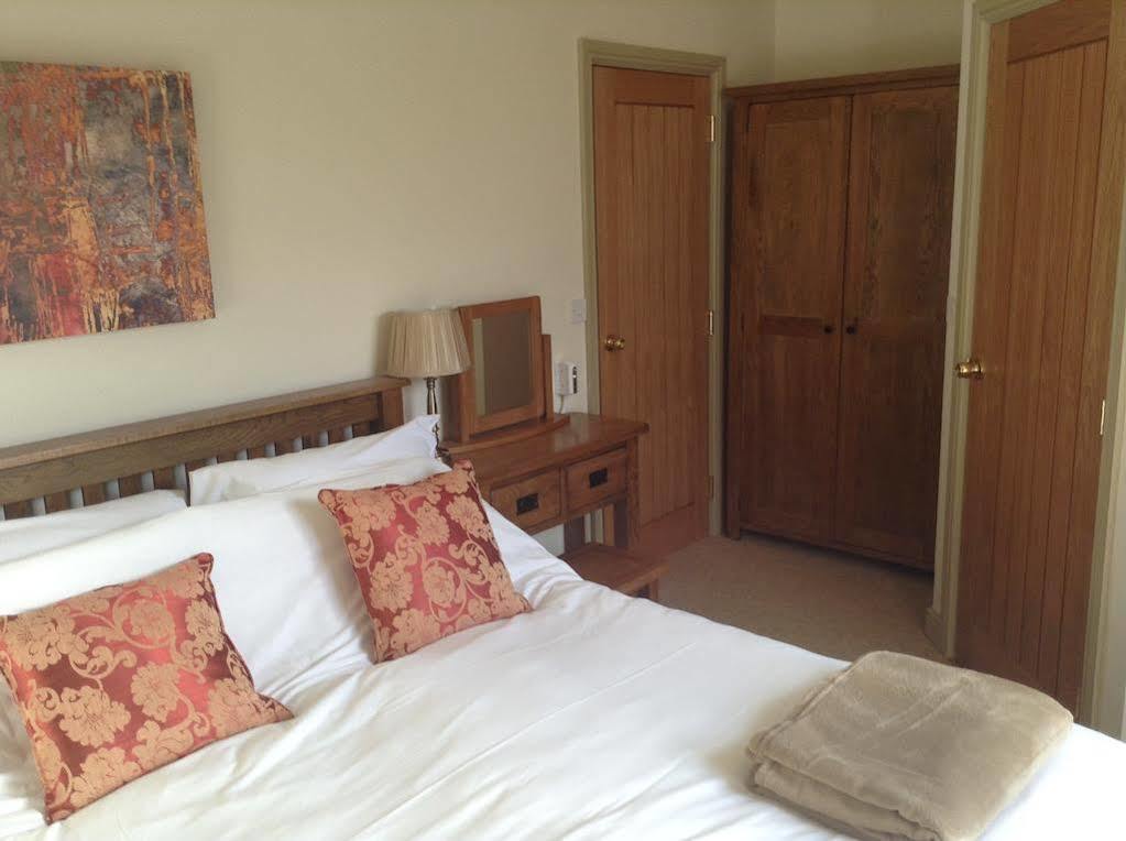 Cross Keys Inn Lydford-on-Fosse Esterno foto